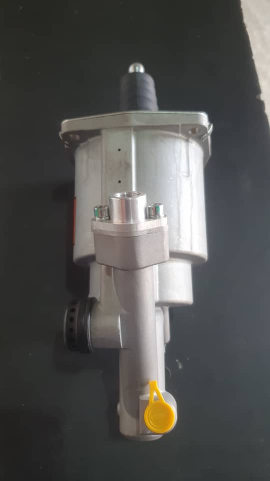 clutch master cylinder