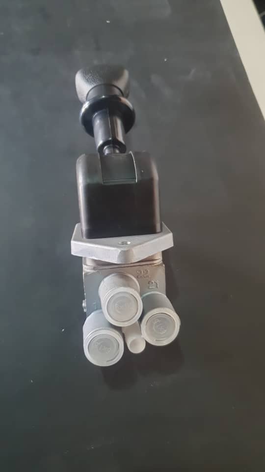Parking brake control valve